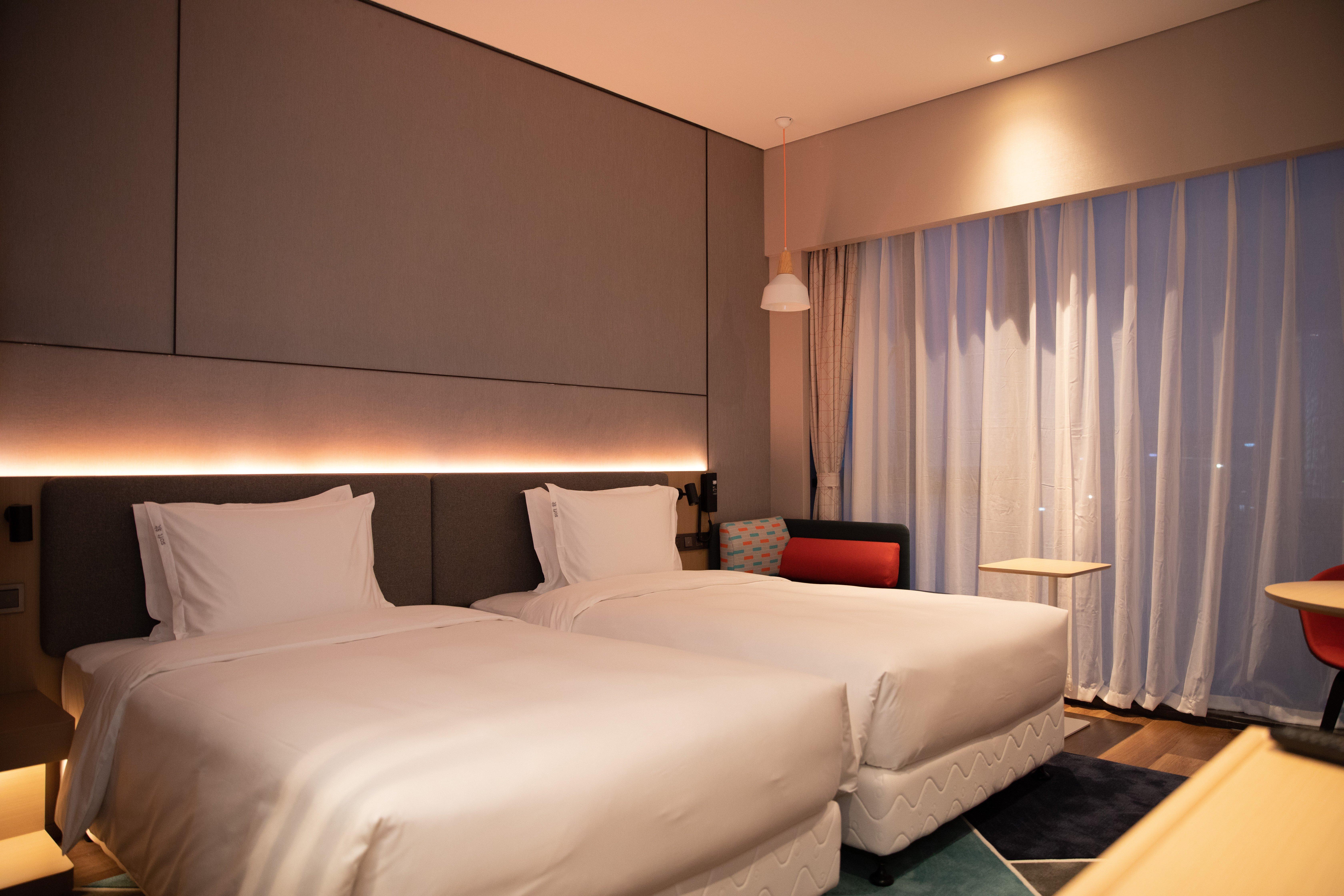 Holiday Inn Express Shenzhen Longhua By Ihg Екстериор снимка